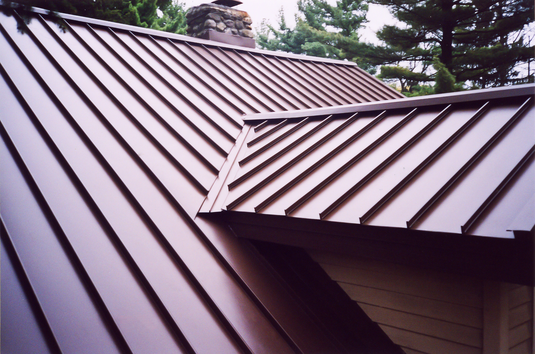 Standing Seam Steel Roofs in WI | Standing Seam Metal Roofs