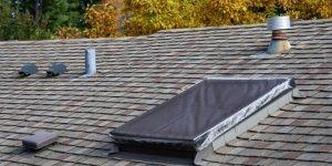 The Difference Between Metal Roofing and Asphalt Roofing