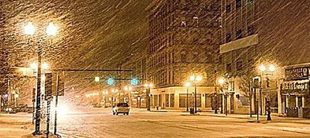 wisconsin snow falling on street